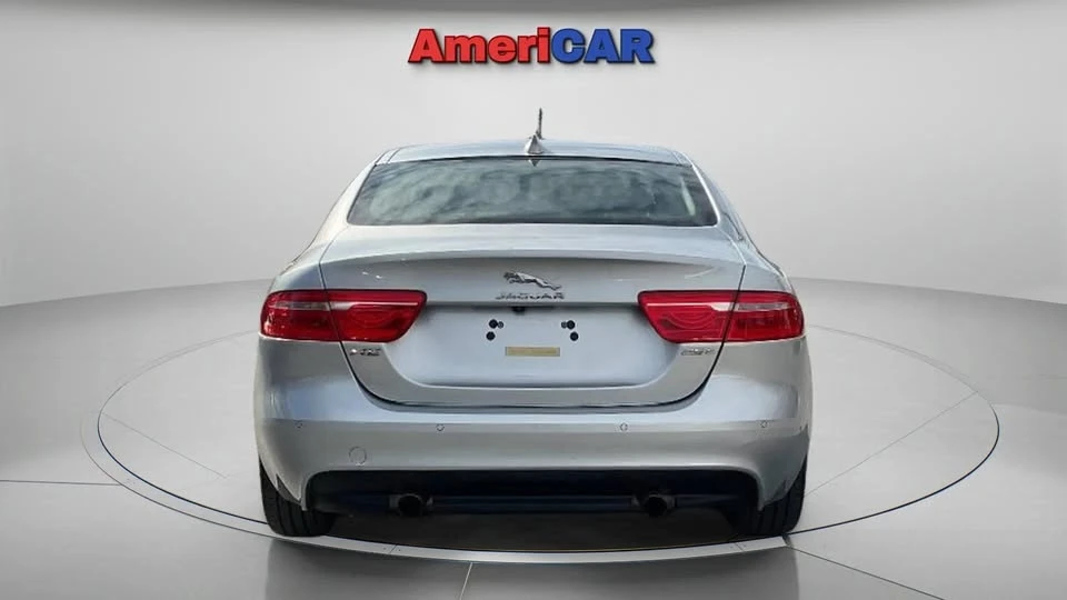 2017 Jaguar XE - Image 6 of 18