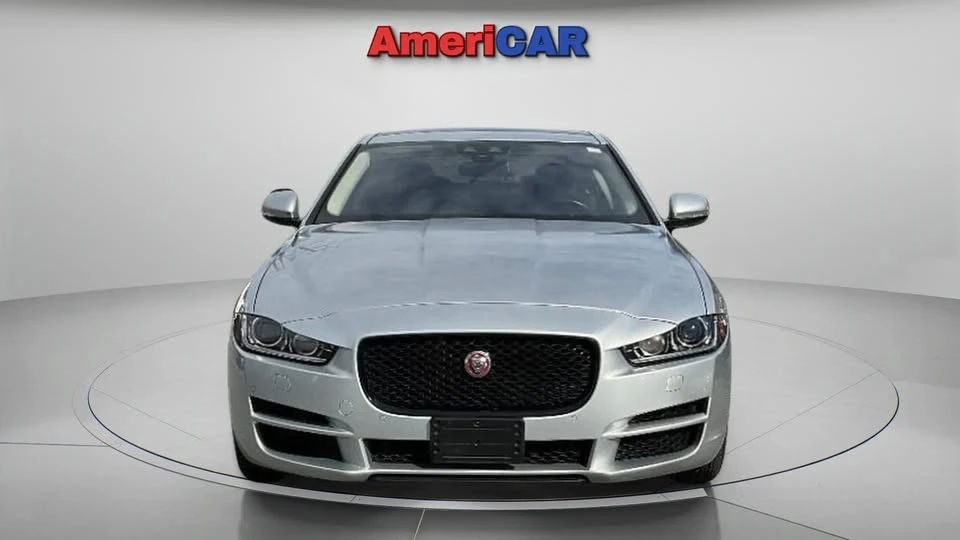 2017 Jaguar XE - Image 2 of 18