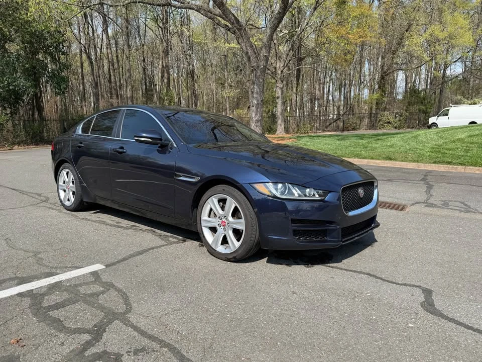 2017 Jaguar XE - Image 7 of 15