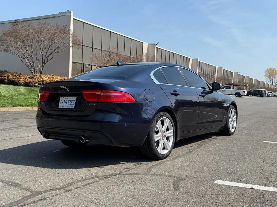 2017 Jaguar XE - Image 5 of 15