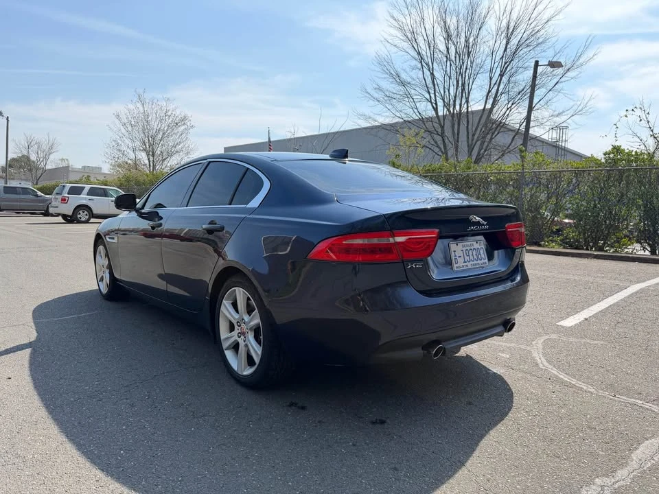 2017 Jaguar XE - Image 3 of 15