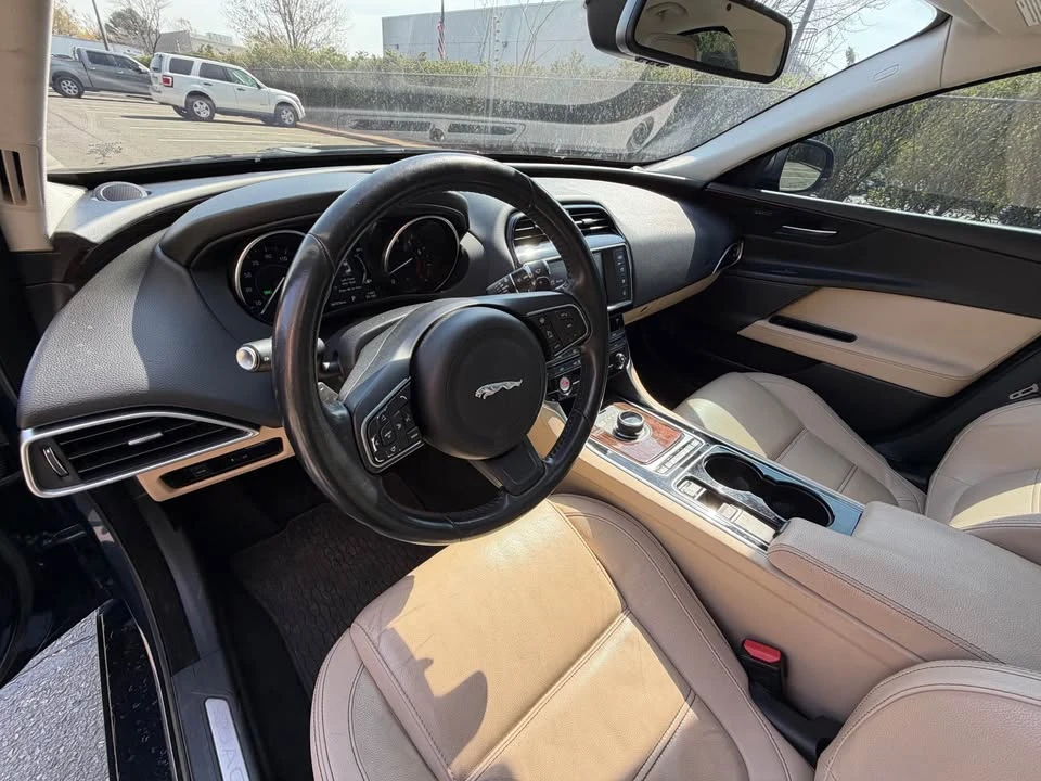 2017 Jaguar XE - Image 10 of 15