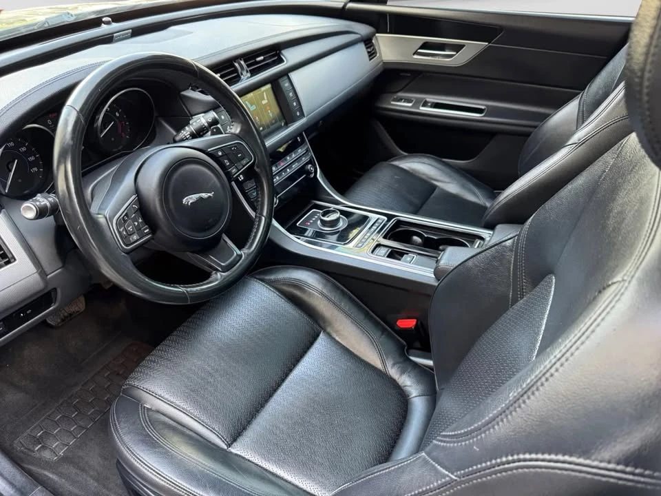 2017 Jaguar F-Pace - Image 3 of 11