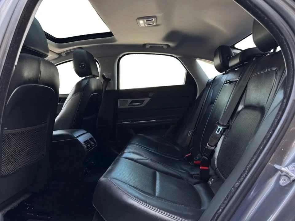 2017 Jaguar F-Pace - Image 4 of 11