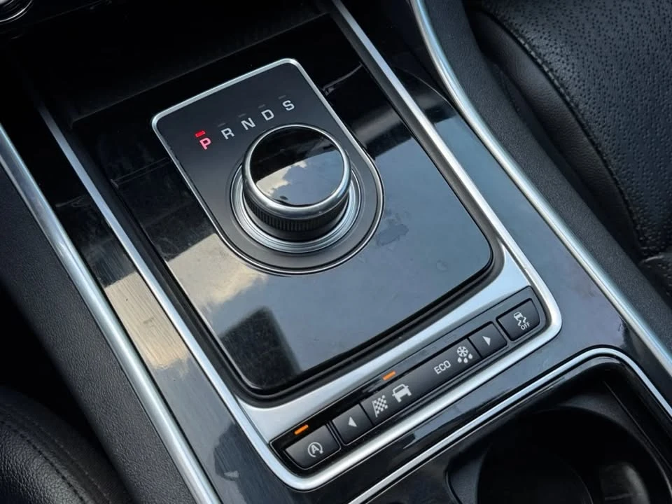 2017 Jaguar F-Pace - Image 10 of 11