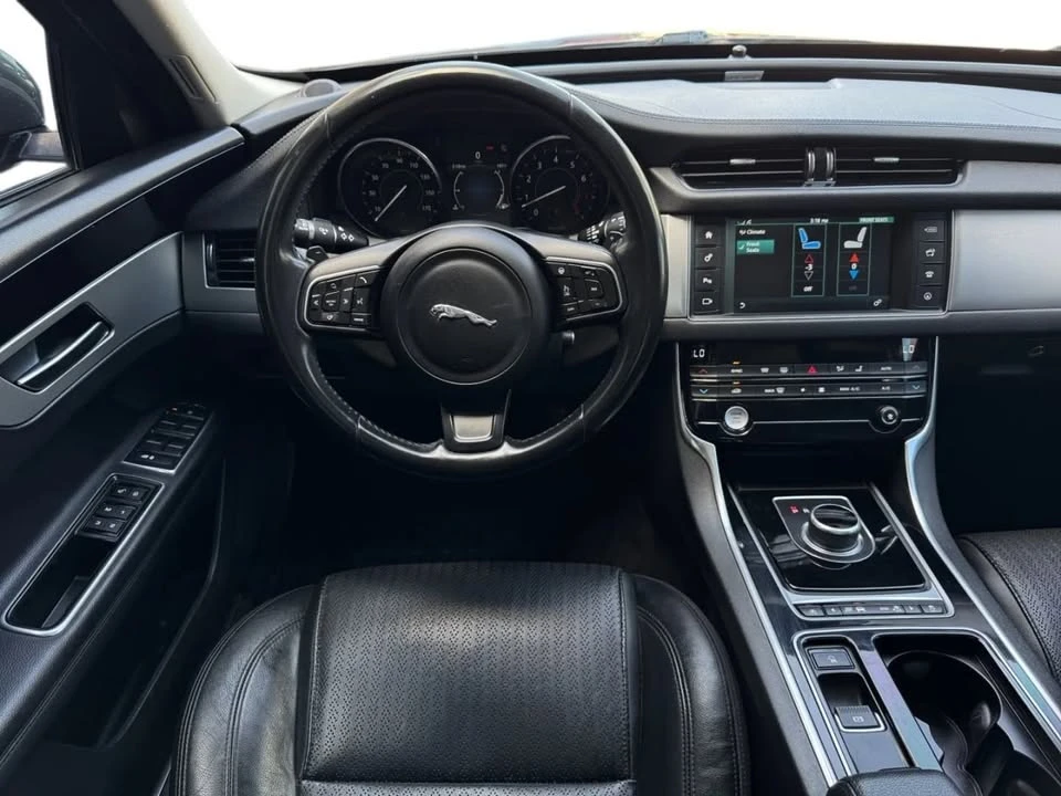 2017 Jaguar F-Pace - Image 6 of 11