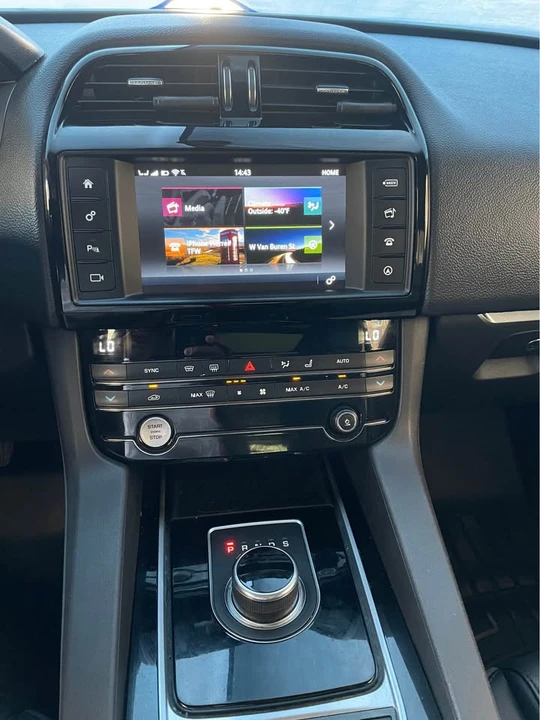 2017 Jaguar F-Pace - Image 3 of 11