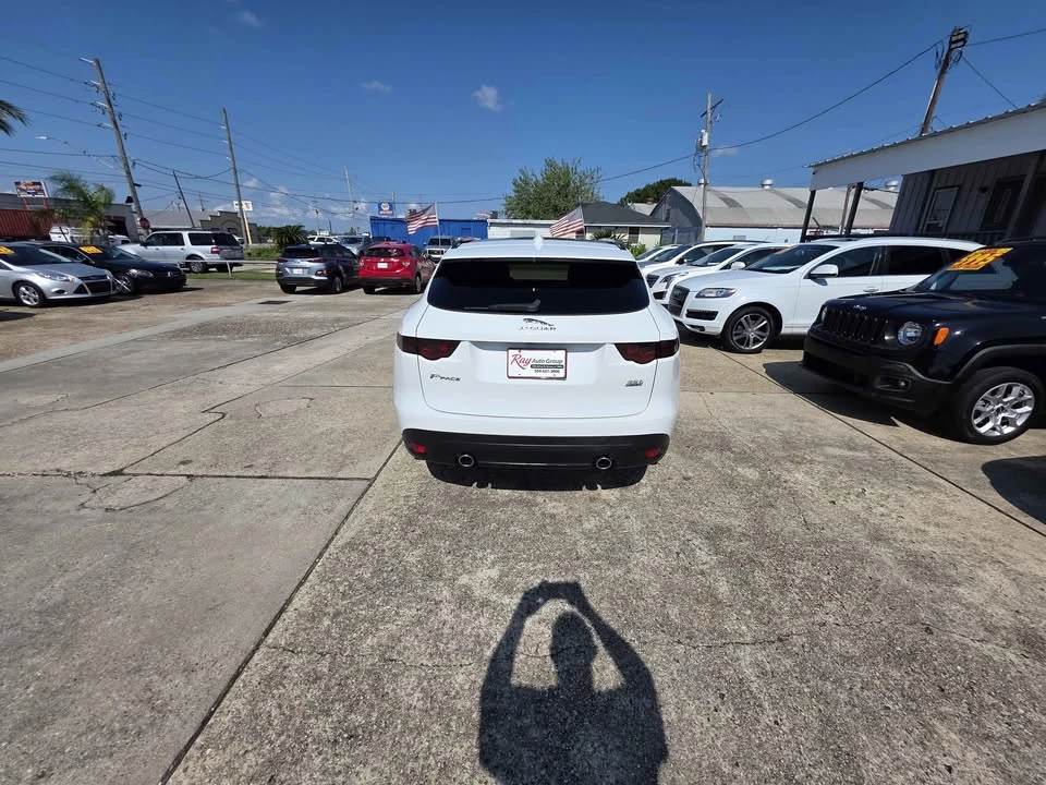 2017 Jaguar E-Pace - Image 4 of 8