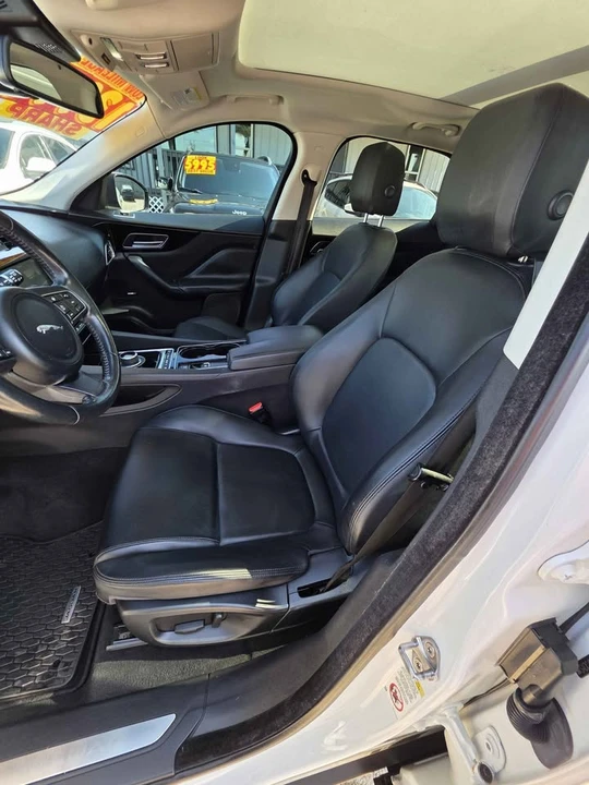 2017 Jaguar E-Pace - Image 5 of 8
