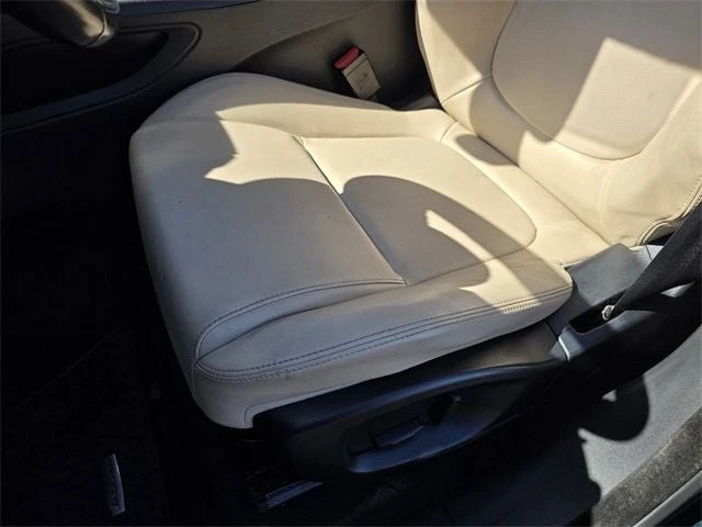 2017 Jaguar F-Pace - Image 19 of 20