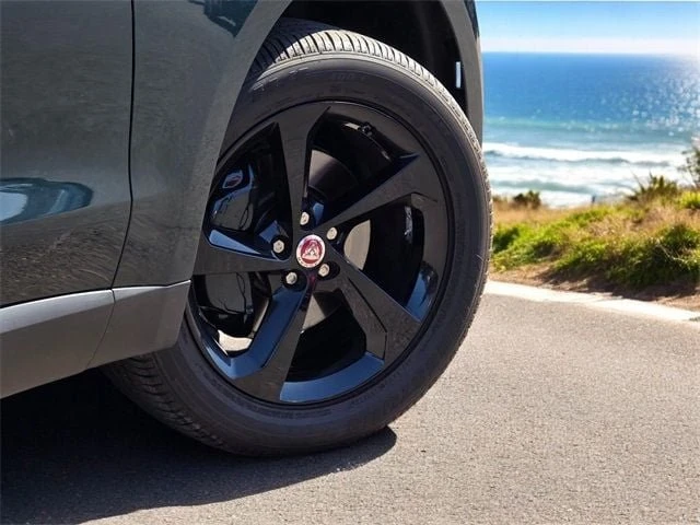 2017 Jaguar F-Pace - Image 9 of 20