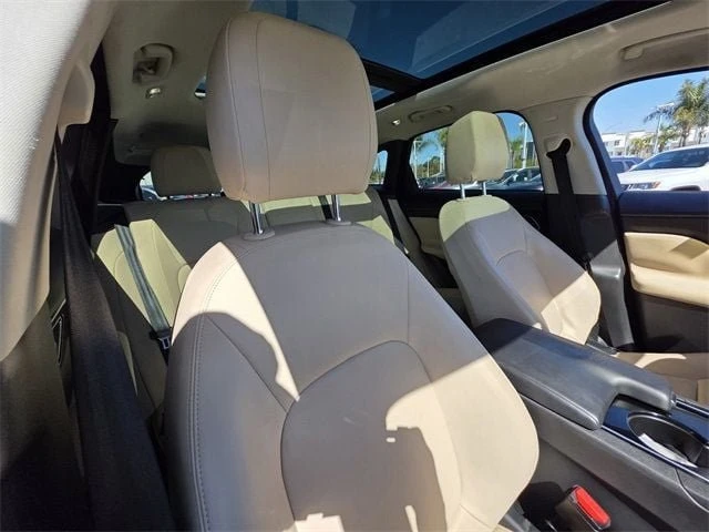2017 Jaguar F-Pace - Image 12 of 20