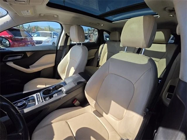 2017 Jaguar F-Pace - Image 18 of 20