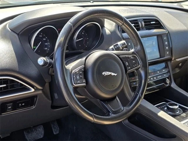 2017 Jaguar F-Pace - Image 17 of 20
