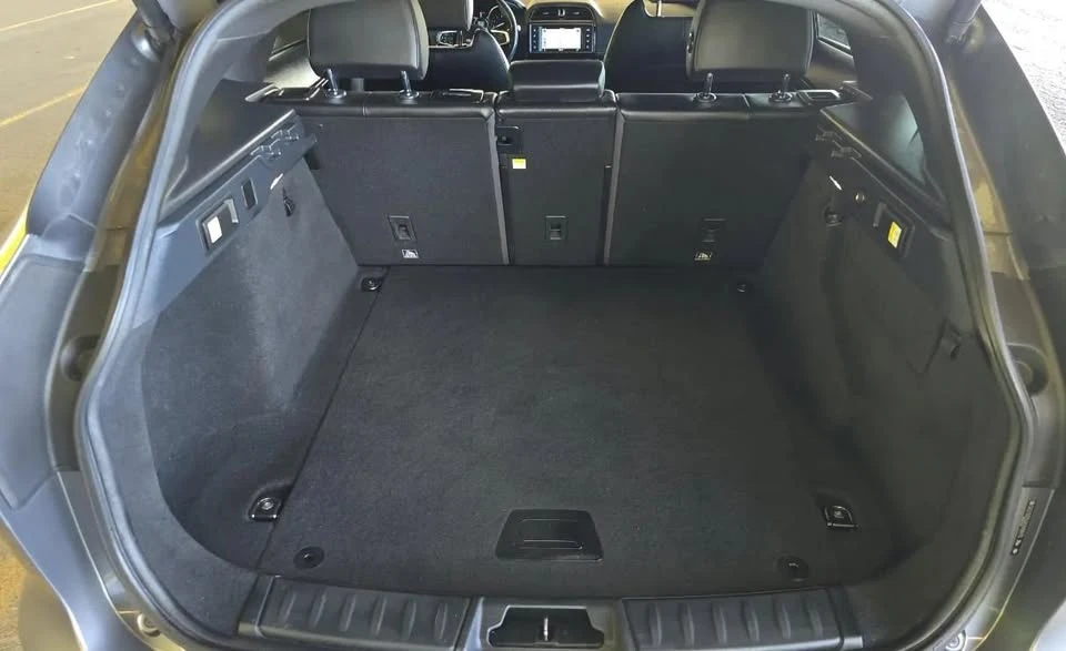 2017 Jaguar F-Pace - Image 7 of 7