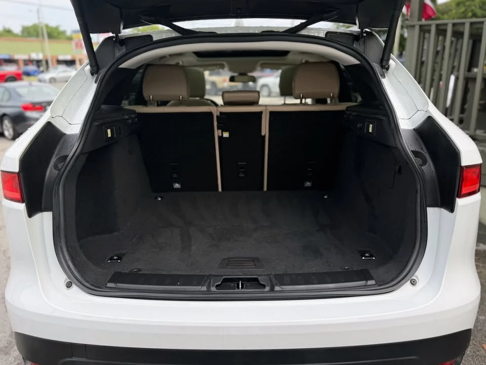 2017 Jaguar F-Pace - Image 8 of 19