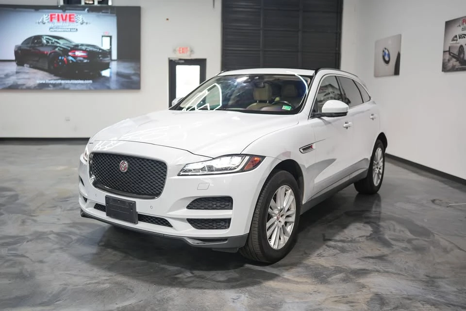 2017 Jaguar F-Pace - Image 4 of 20