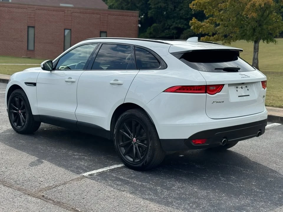 2017 Jaguar F-Pace - Image 3 of 19