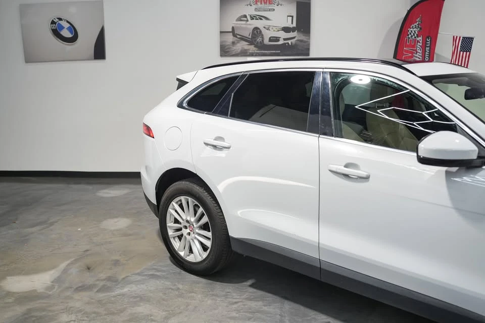 2017 Jaguar F-Pace - Image 9 of 20