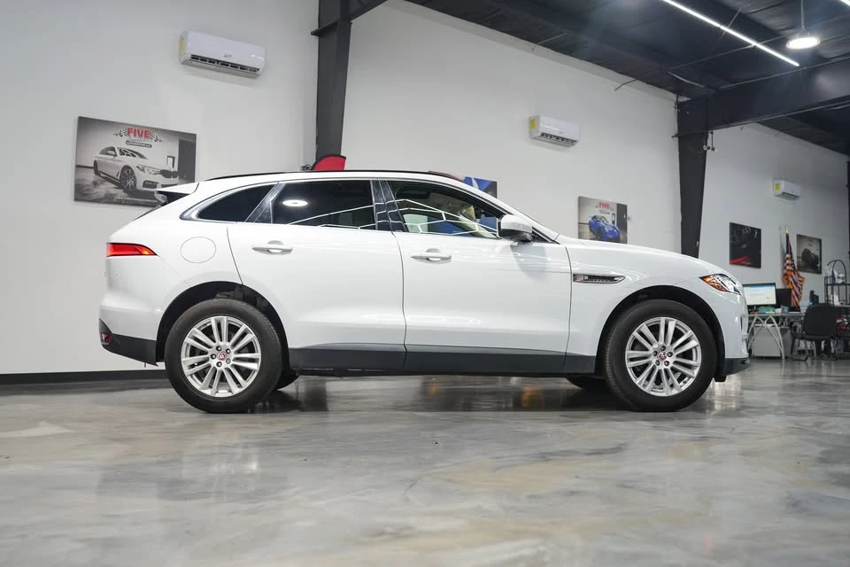 2017 Jaguar F-Pace - Image 8 of 20