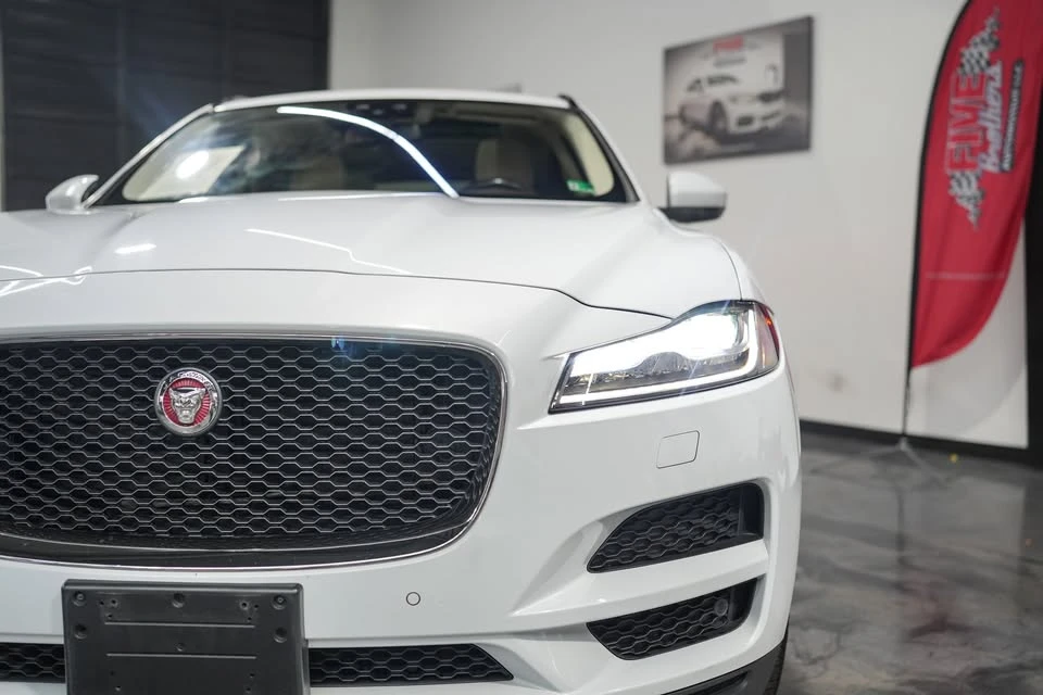 2017 Jaguar F-Pace - Image 7 of 20