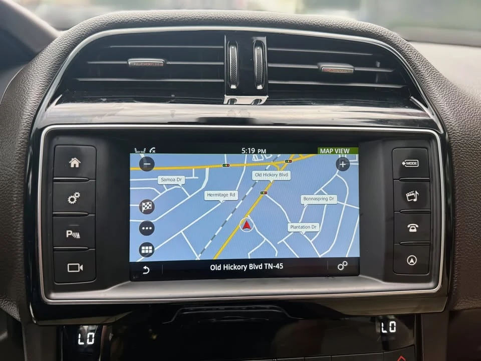 2017 Jaguar F-Pace - Image 12 of 19