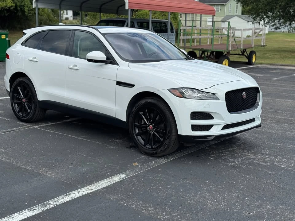 2017 Jaguar F-Pace - Image 4 of 19