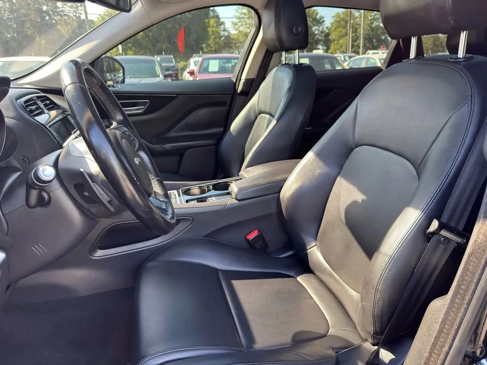 2017 Jaguar F-Pace - Image 11 of 18