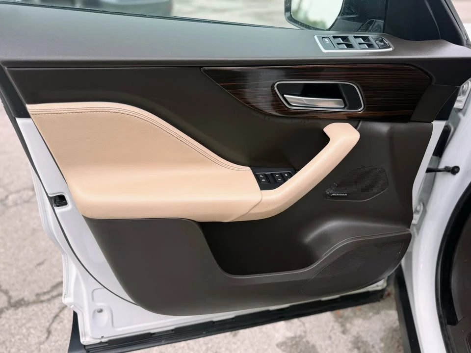 2017 Jaguar F-Pace - Image 16 of 19