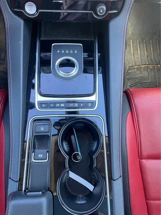 2017 Jaguar F-Pace - Image 13 of 19