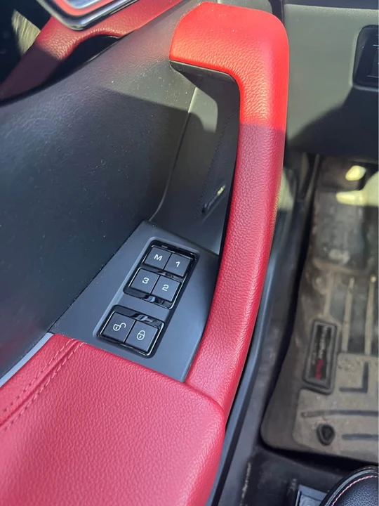 2017 Jaguar F-Pace - Image 15 of 19