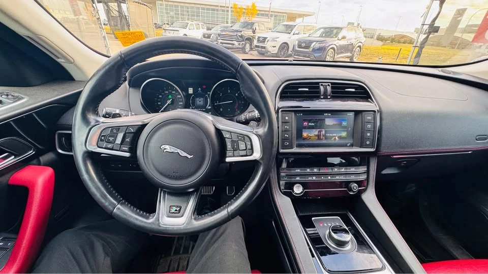 2017 Jaguar F-Pace - Image 7 of 7
