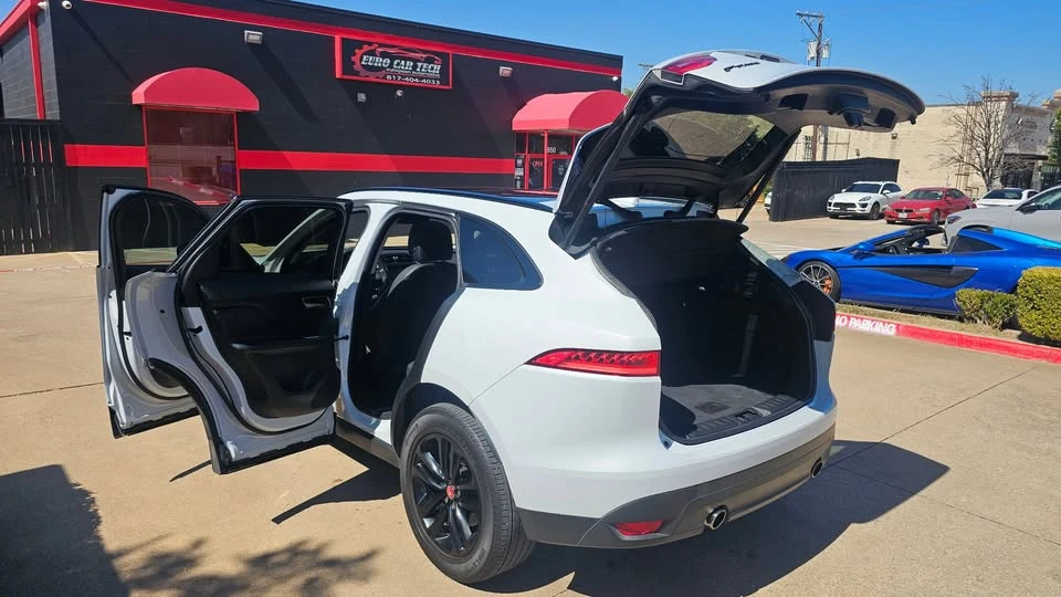 2017 Jaguar F-Pace - Image 18 of 20