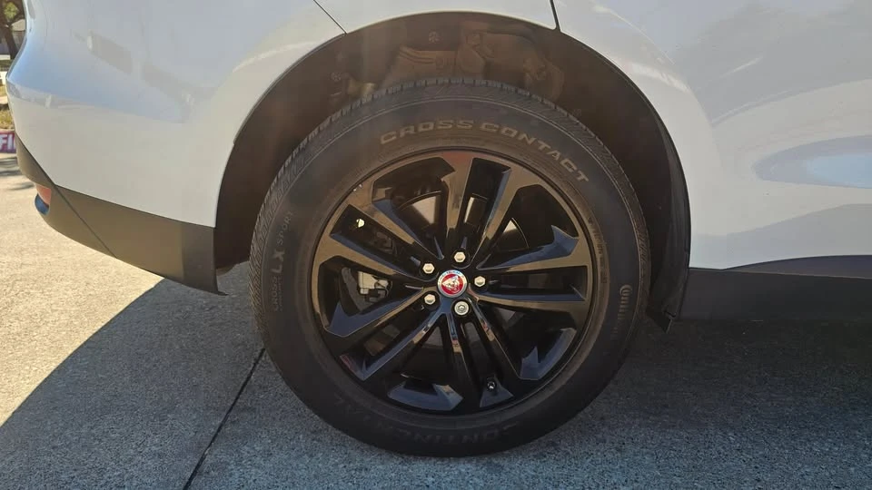 2017 Jaguar F-Pace - Image 15 of 20