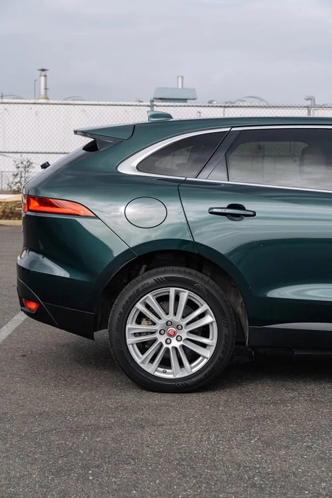 2017 Jaguar F-Pace - Image 8 of 20