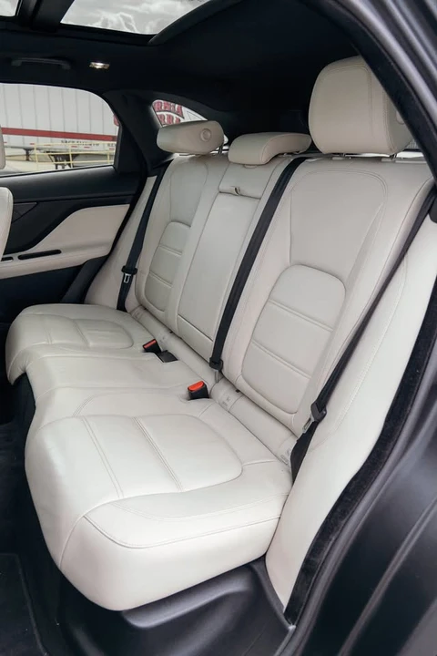 2017 Jaguar F-Pace - Image 15 of 20