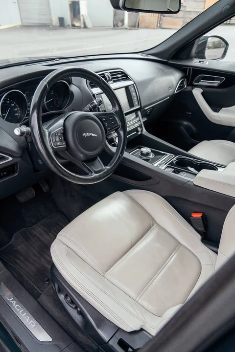 2017 Jaguar F-Pace - Image 12 of 20