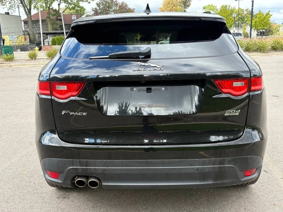 2017 Jaguar F-Pace - Image 10 of 15