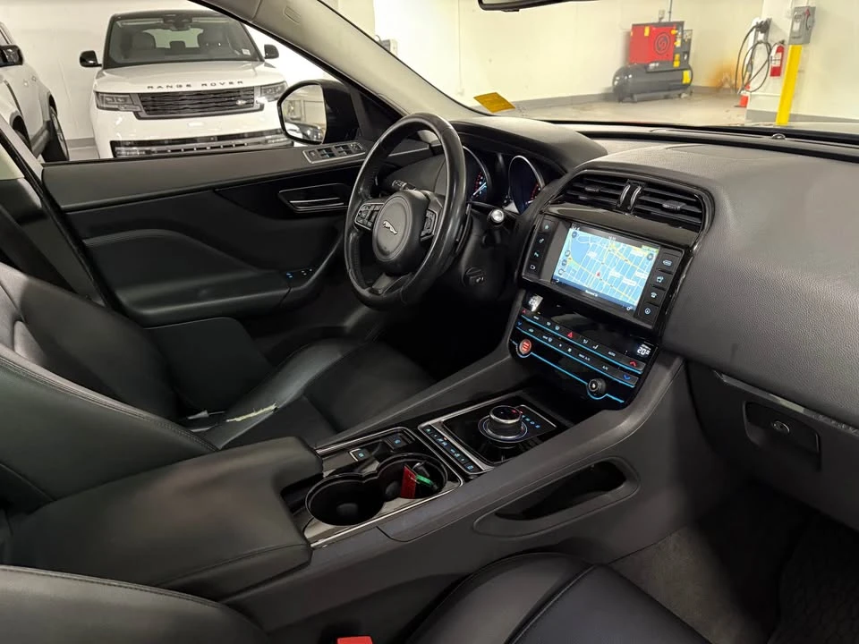 2017 Jaguar F-Pace - Image 12 of 17