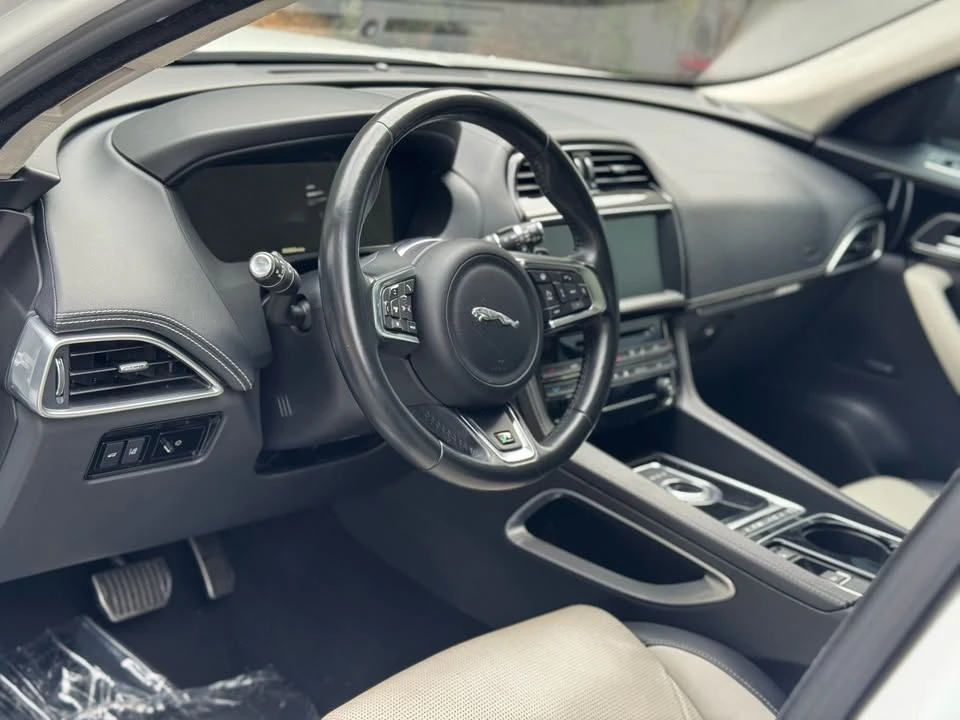 2017 Jaguar F-Pace - Image 18 of 20