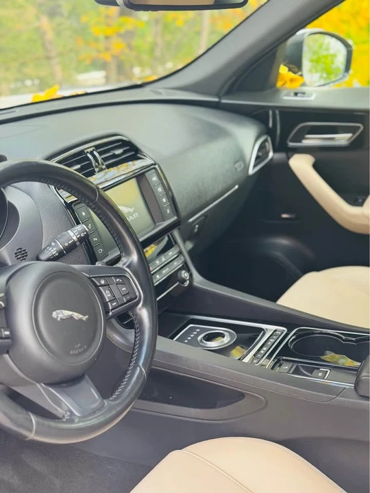 2017 Jaguar F-Pace - Image 4 of 8
