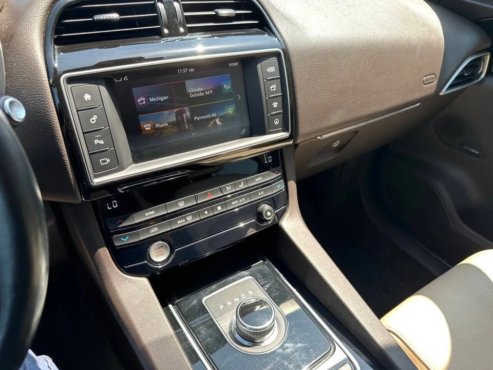 2017 Jaguar F-Pace - Image 13 of 17