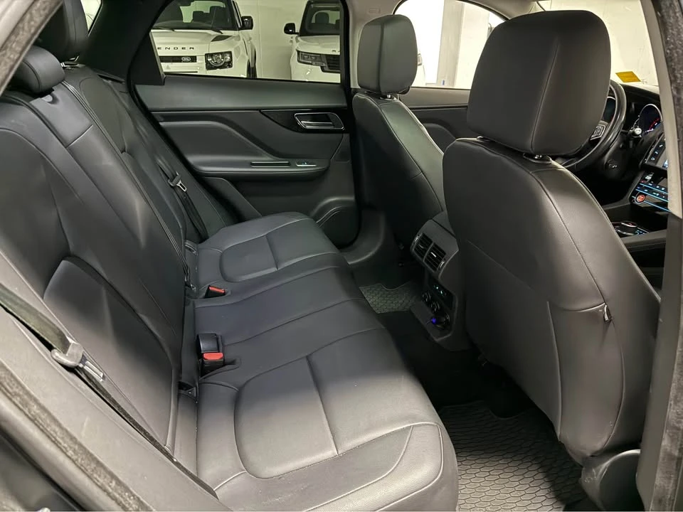 2017 Jaguar F-Pace - Image 13 of 17