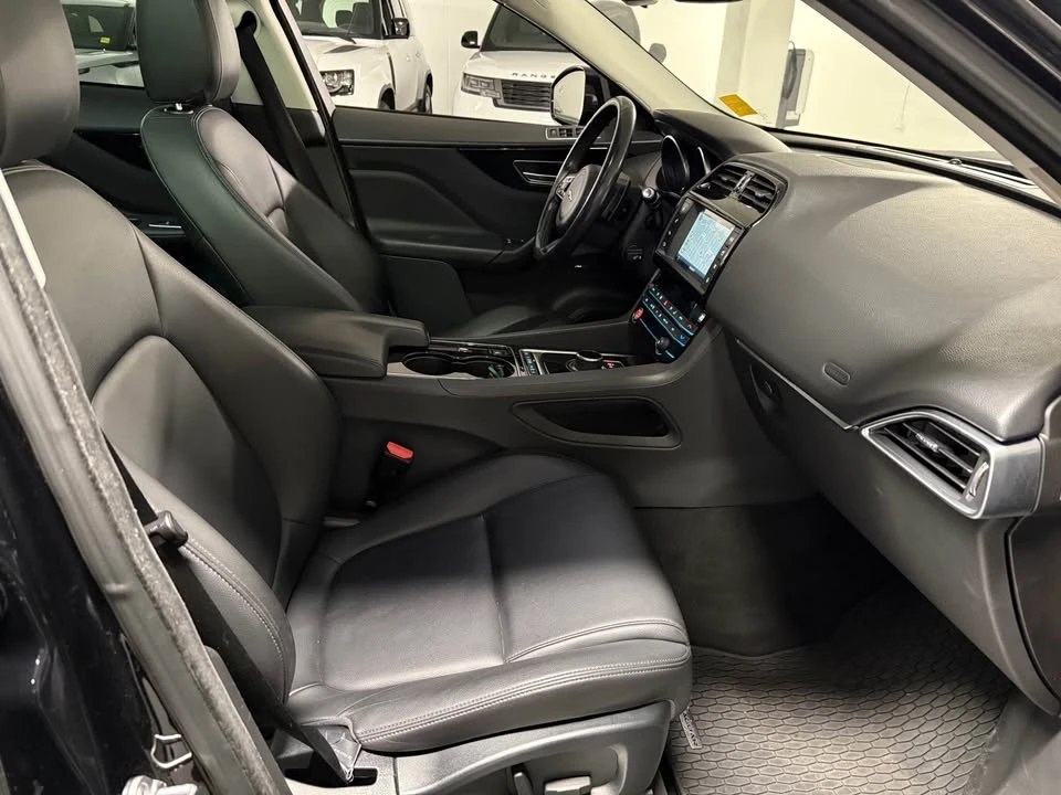 2017 Jaguar F-Pace - Image 15 of 17