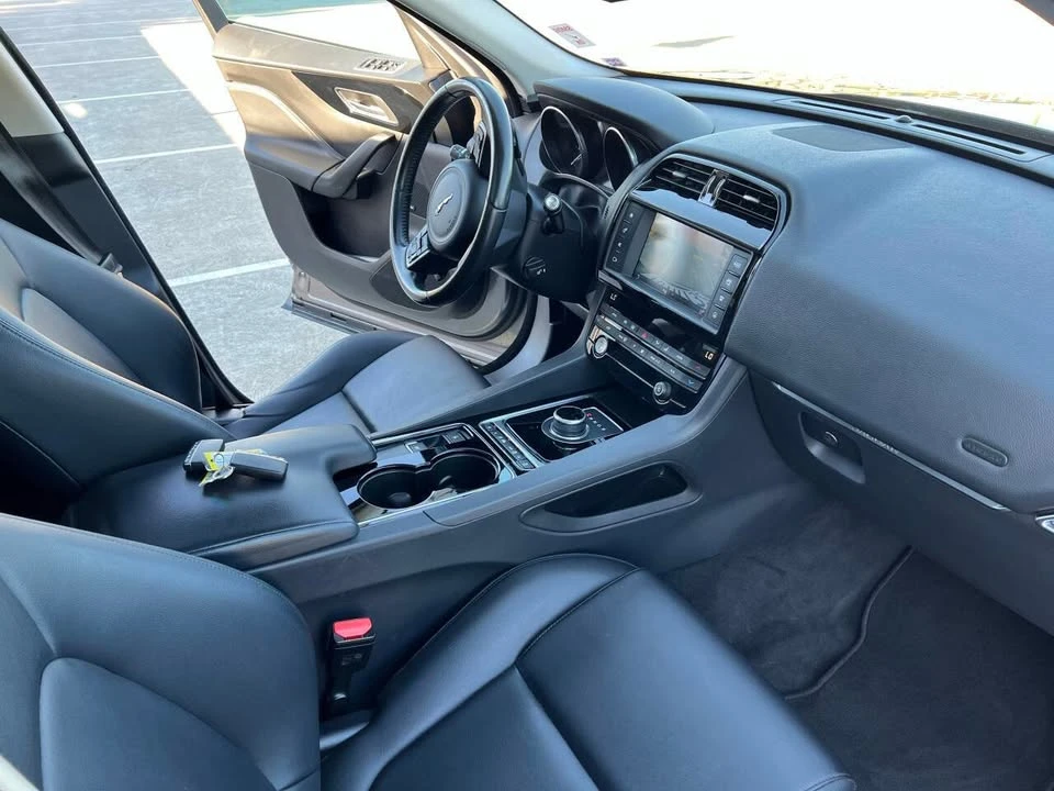 2017 Jaguar F-Pace - Image 18 of 20