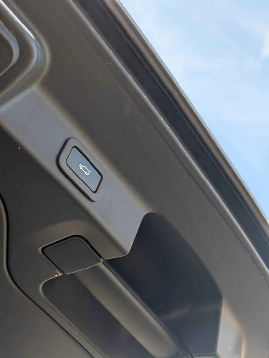 2017 Jaguar F-Pace - Image 6 of 13