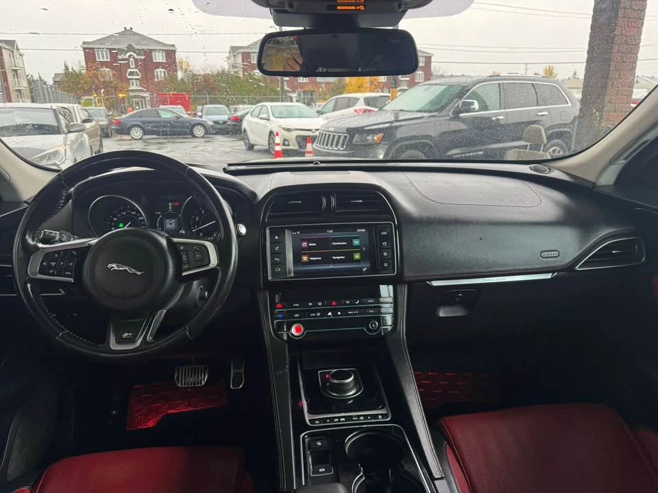 2017 Jaguar F-Pace - Image 7 of 12