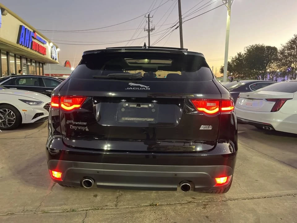 2017 Jaguar F-Pace - Image 4 of 15