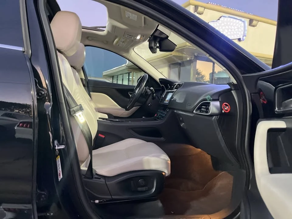 2017 Jaguar F-Pace - Image 13 of 15