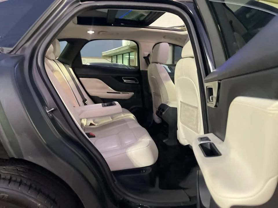 2017 Jaguar F-Pace - Image 12 of 15